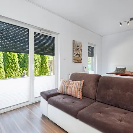 Apartment Kozielska Z Pieknym Ogrodem I Tarasem Gliwice